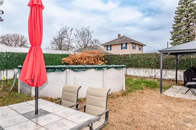 $550,000 | 260 Grosvenor Avenue, East Providence, RI 02914