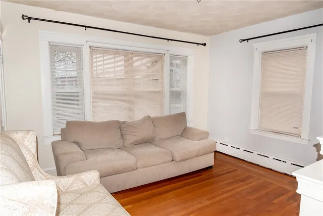 $550,000 | 260 Grosvenor Avenue, East Providence, RI 02914