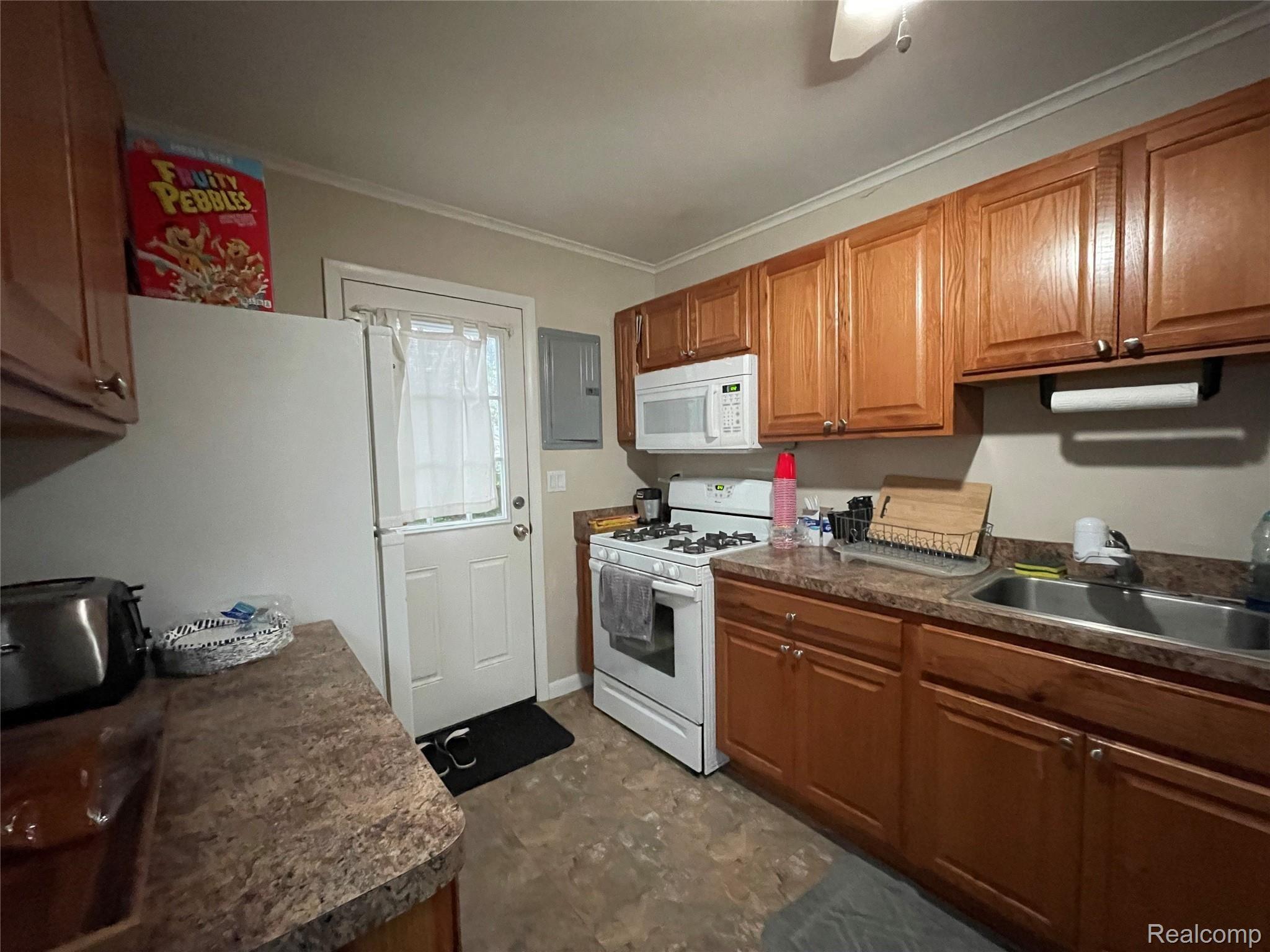 8085 Stephens Road Center Line, MI 48015 - Photo 7 of 12 tempImageMNQakY.jpg