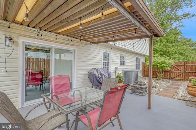 a view of outdoor space yard and patio
