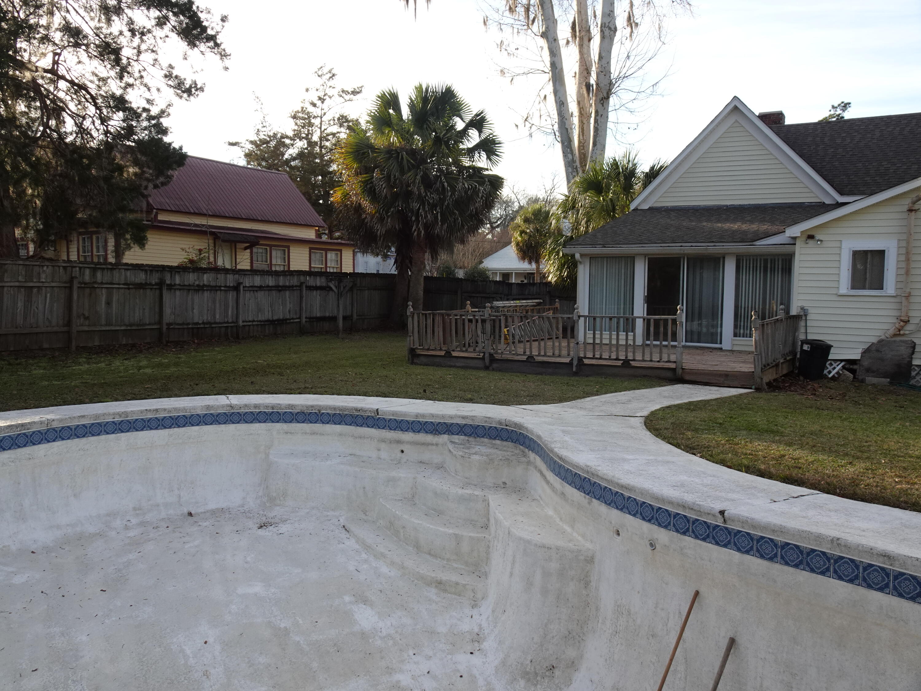 910 5th Street Florala, AL 36442 - Photo 30 of 34 a front view of a house with garden