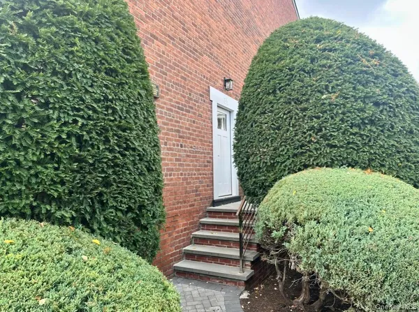 $3,200 | 31 Maple Avenue, Unit 2A, Hastings-on-Hudson, NY 10706