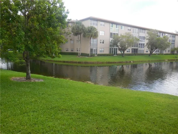 $1,950 | 1802 Eleuthera Point, Unit H 1WYNMOORE, Coconut Creek, FL 33066
