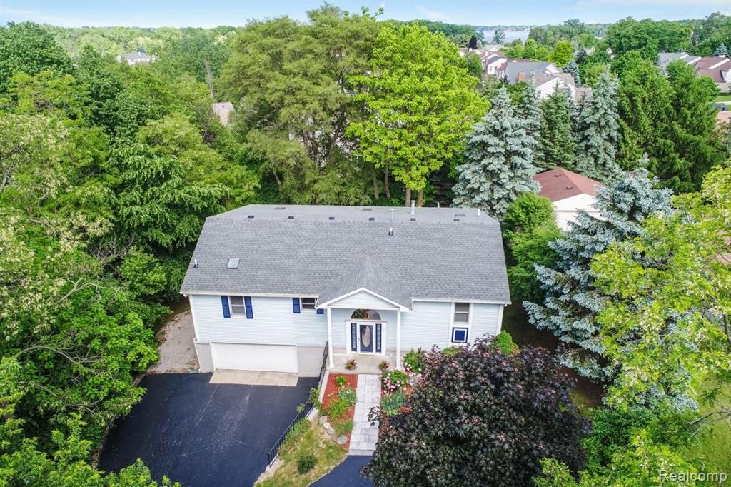 2235 Hiller Road West Bloomfield, MI 48324 - Photo 5 of 38
