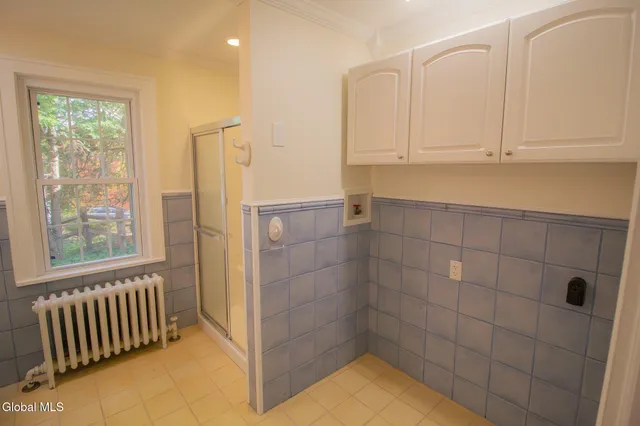 $2,450 | 183 Old Niskayuna Road, Colonie, NY 12110