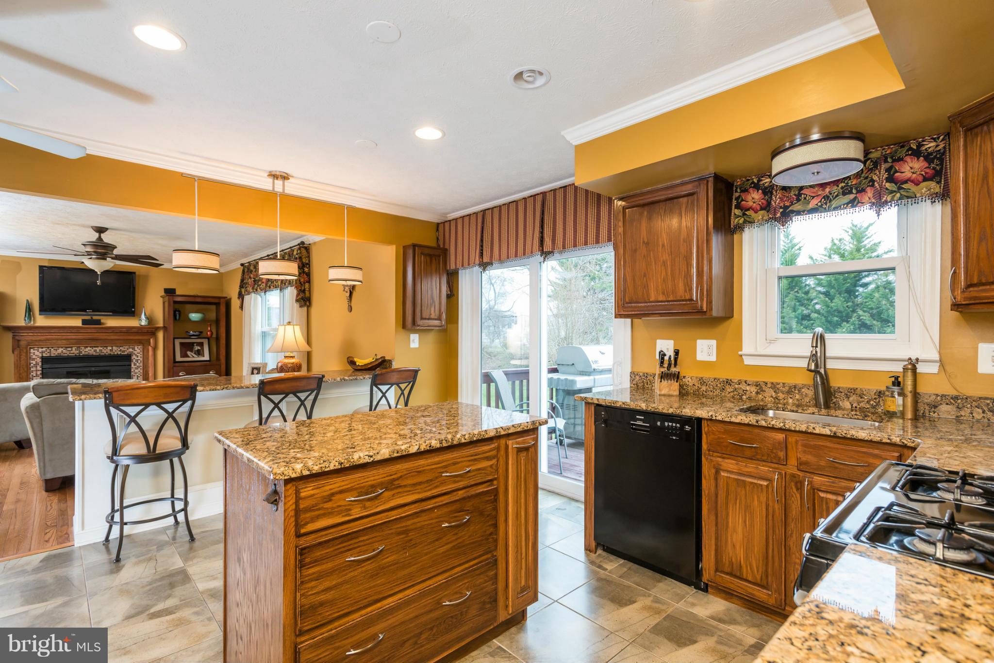453 Manor Road Aberdeen, MD 21001 - Photo 10 of 28 Welcoming Kitchen with high end finishes