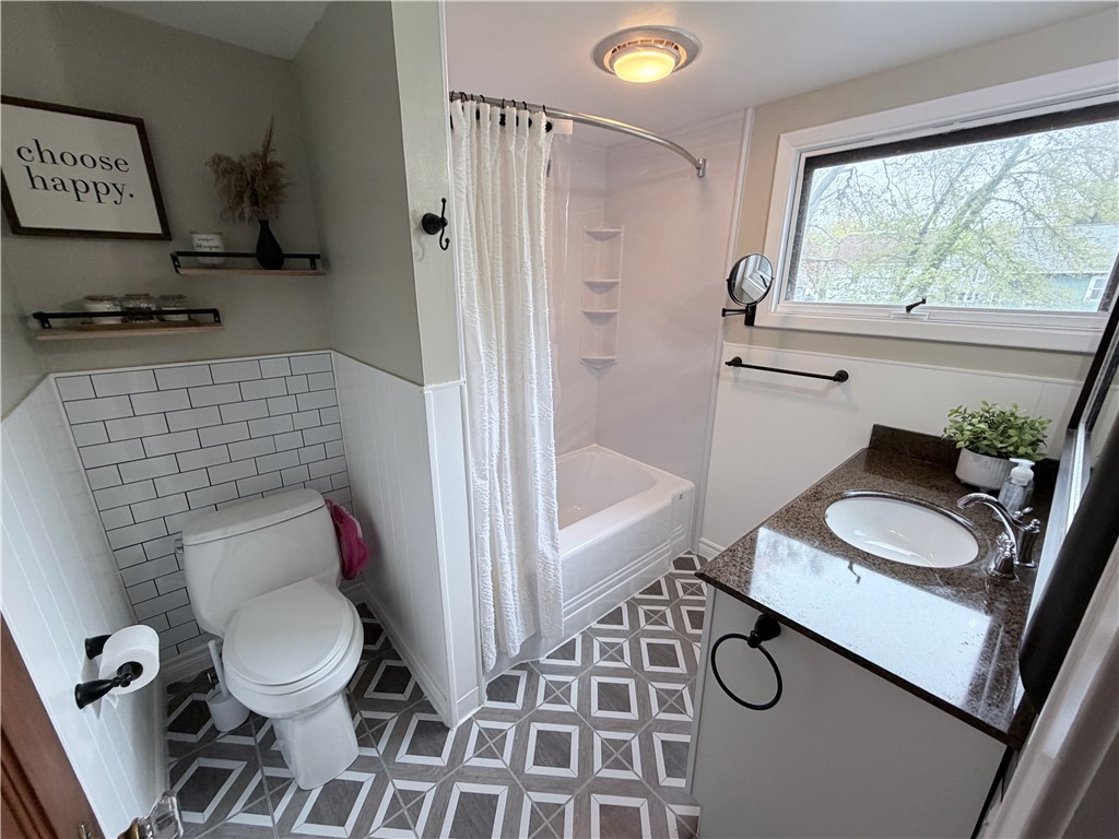 70 Dalkeith Road Rochester, NY 14609 - Photo 14 of 19