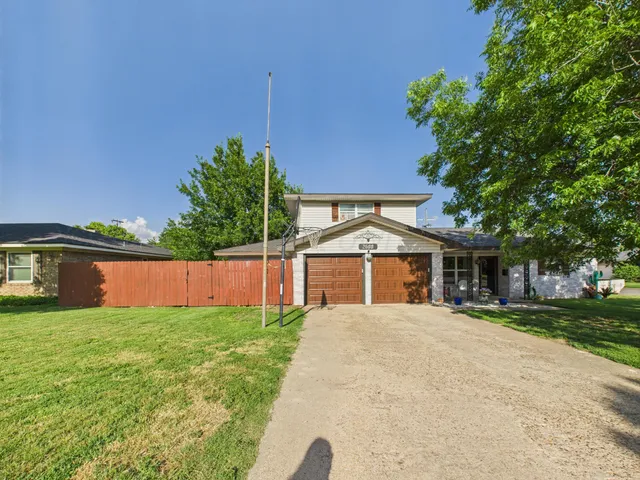 $233,000 | 2600 Comanche Trail, Pampa, TX 79065