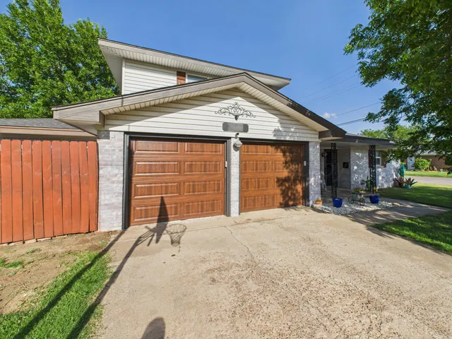 $233,000 | 2600 Comanche Trail, Pampa, TX 79065