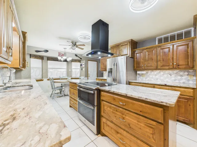 $233,000 | 2600 Comanche Trail, Pampa, TX 79065