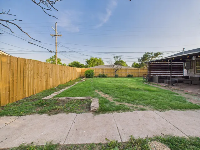 $233,000 | 2600 Comanche Trail, Pampa, TX 79065