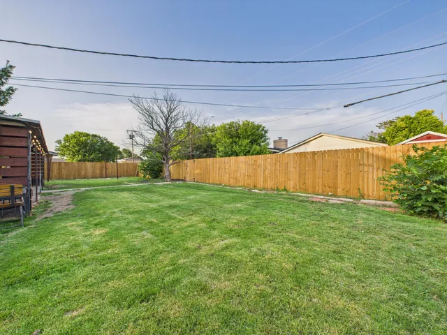 $233,000 | 2600 Comanche Trail, Pampa, TX 79065