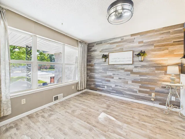 $233,000 | 2600 Comanche Trail, Pampa, TX 79065