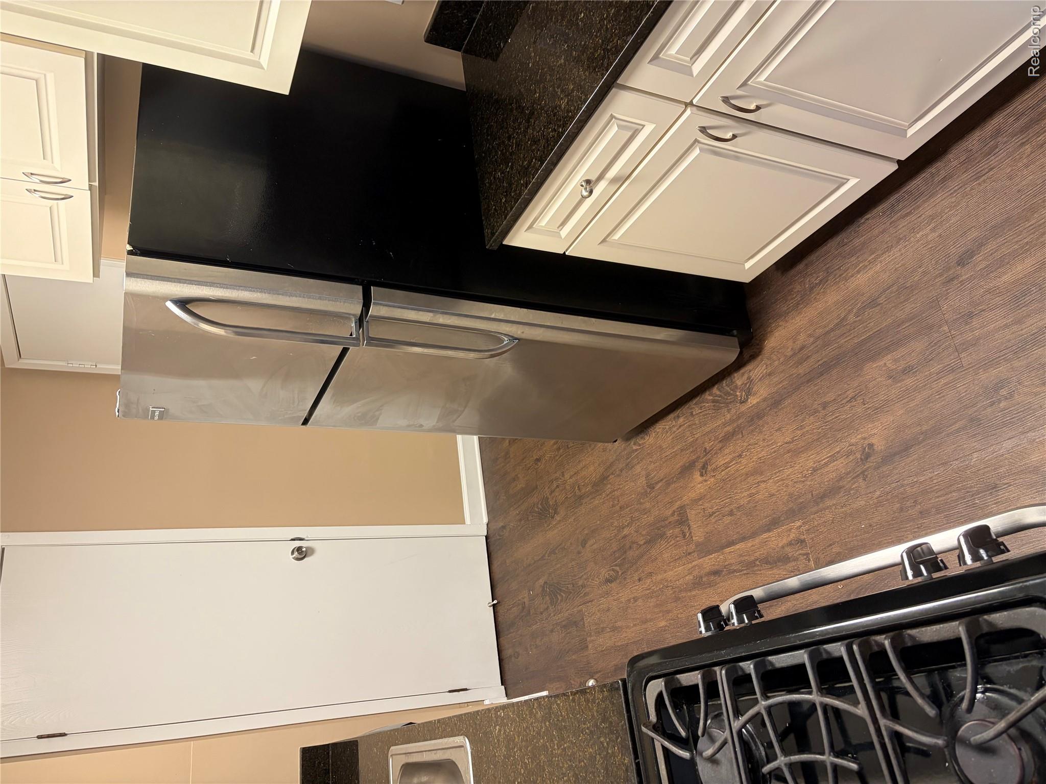 23656 North Rockledge Novi, MI 48375 - Photo 5 of 15 Kitchen 2.jpeg