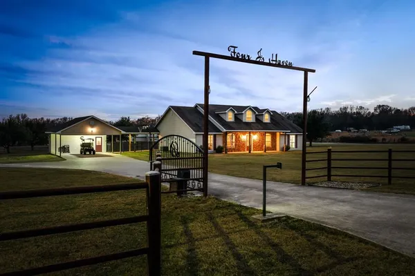 $475,000 | 2801 County Road 1600, Alba, TX 75410