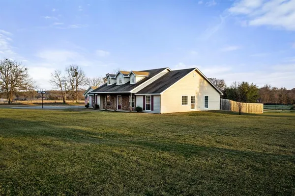 $475,000 | 2801 County Road 1600, Alba, TX 75410