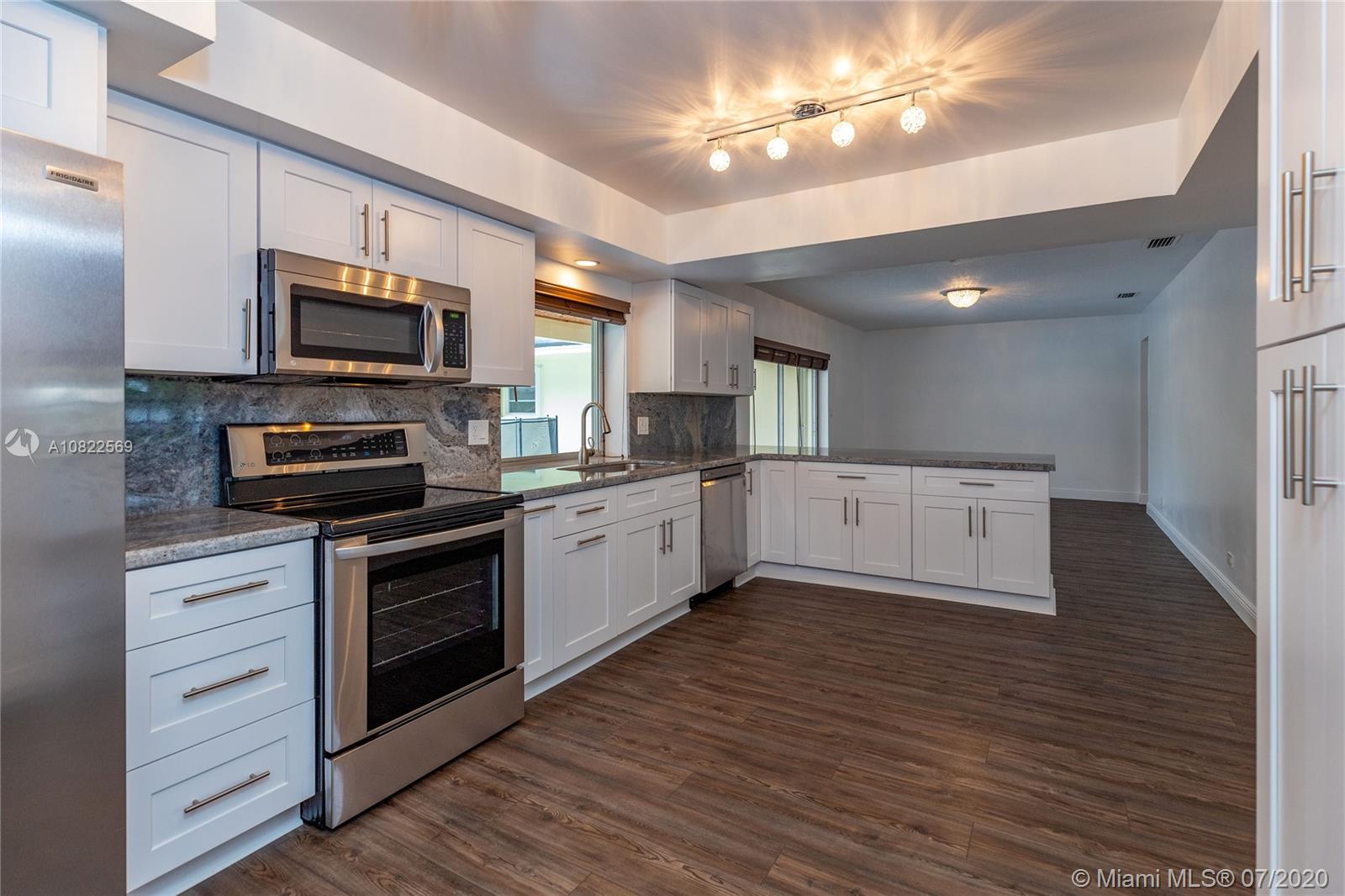 7540 Plantation Road Plantation, FL 33317 - Photo 3 of 33