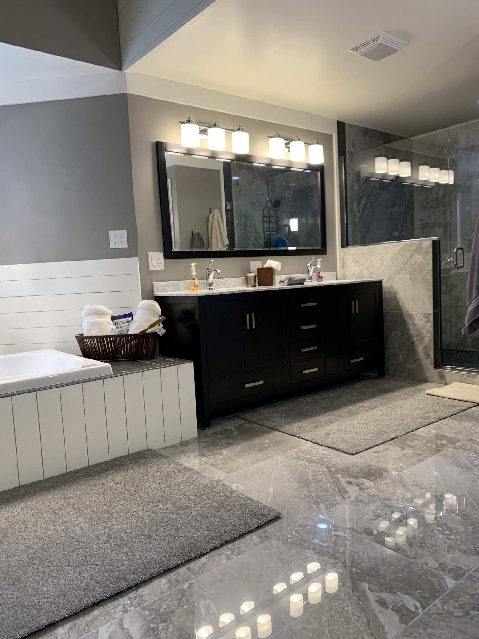 580 Pruett Road Dickson, TN 37055 - Photo 16 of 46 a bathroom with a sink and a mirror
