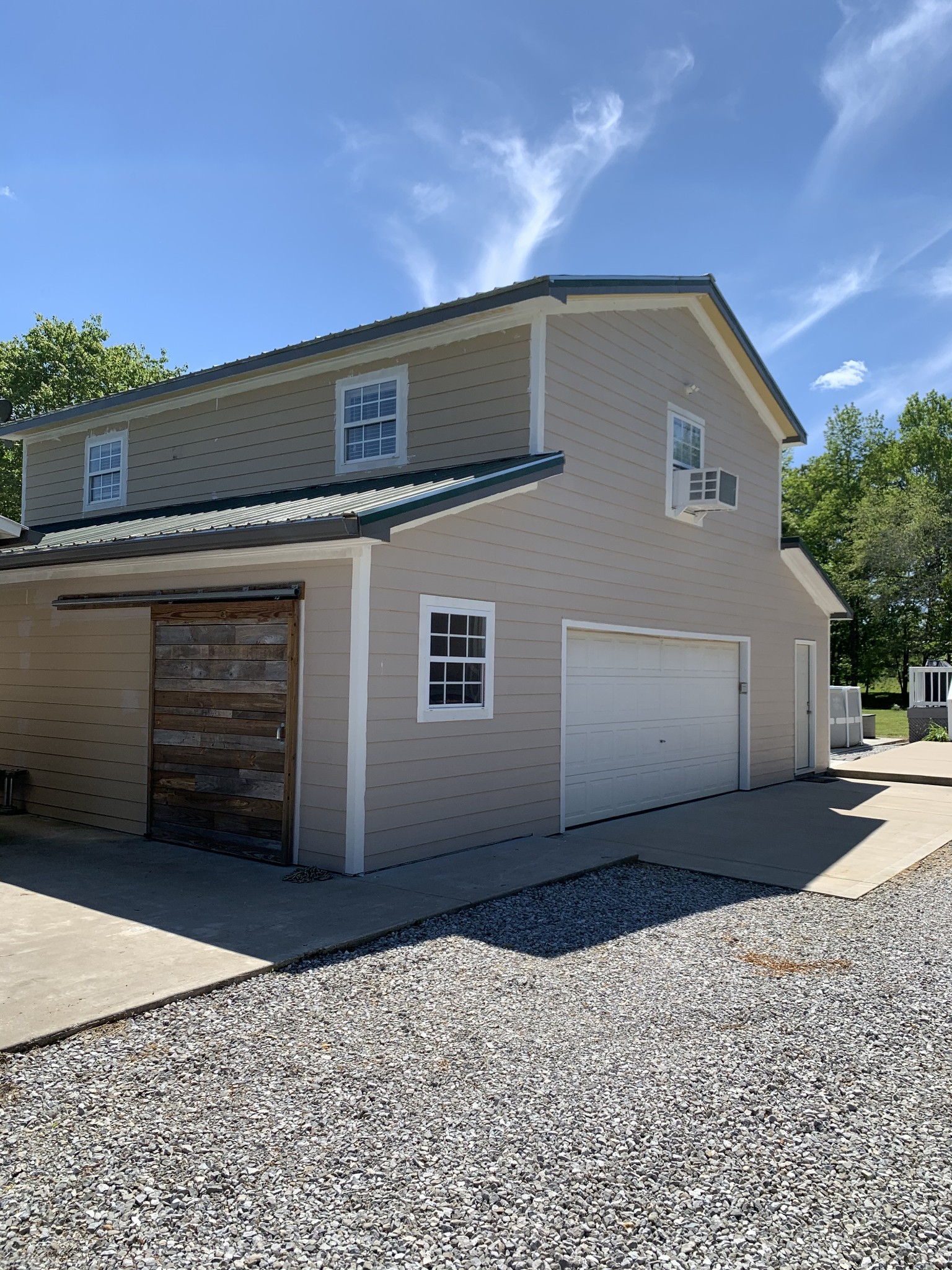 580 Pruett Road Dickson, TN 37055 - Photo 38 of 46 a view of a house with a garage