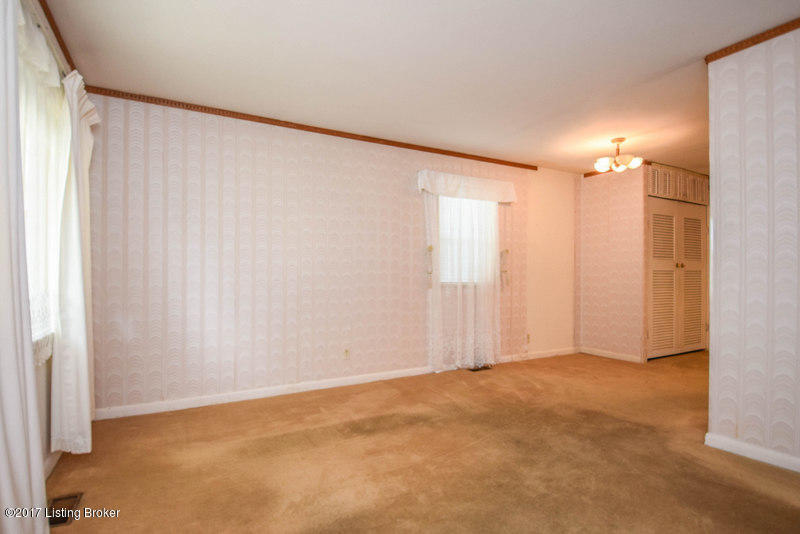 9806 Rowntree Road Jeffersontown, KY 40299 - Photo 5 of 25 Living Room