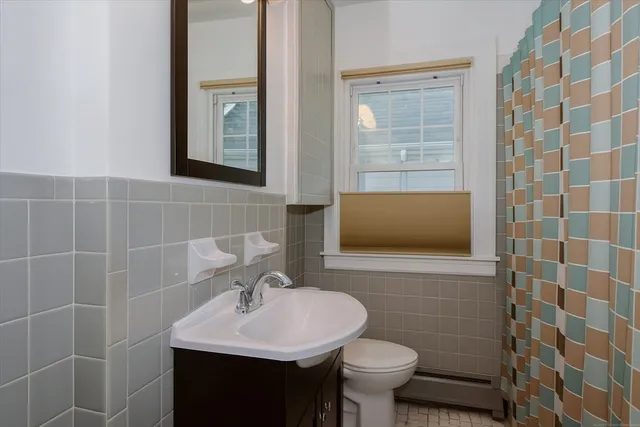 $3,000 | 55 Glenellen Road, Boston, MA 02132