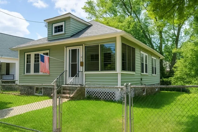 $3,000 | 55 Glenellen Road, Boston, MA 02132