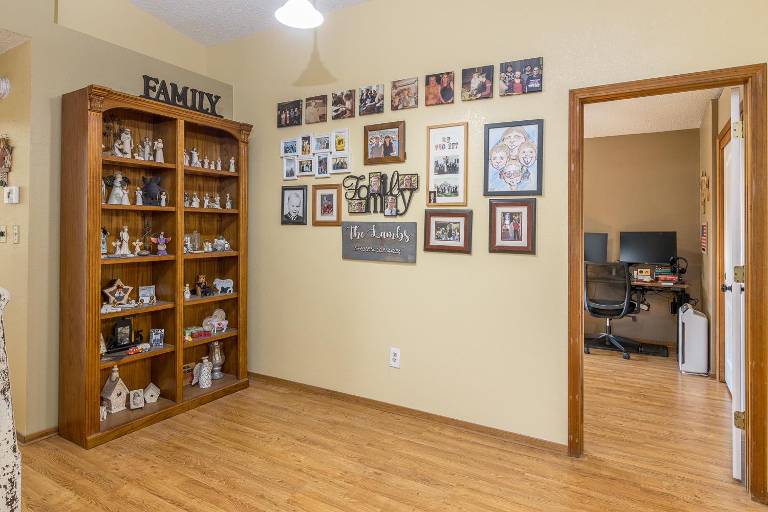 2155 El Faro Way La Grange, CA 95329 - Photo 34 of 52 a view of a livingroom with a bookshelf