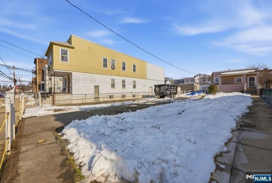 693 North 8th Street Newark, NJ 07107 - Photo 20 of 23 a view of a street with houses