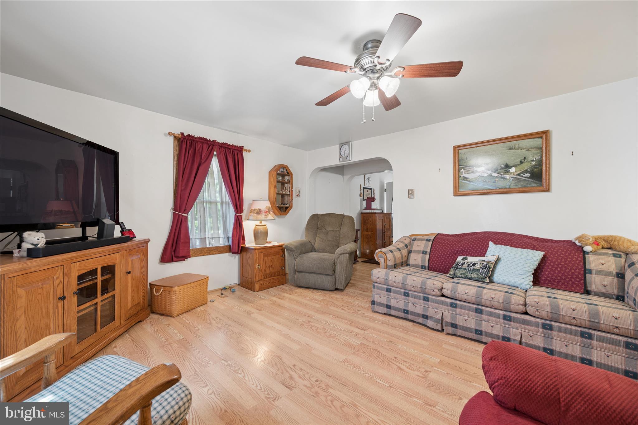 10701 Bennie Duncan Road Walkersville, MD 21793 - Photo 4 of 61 Living Room