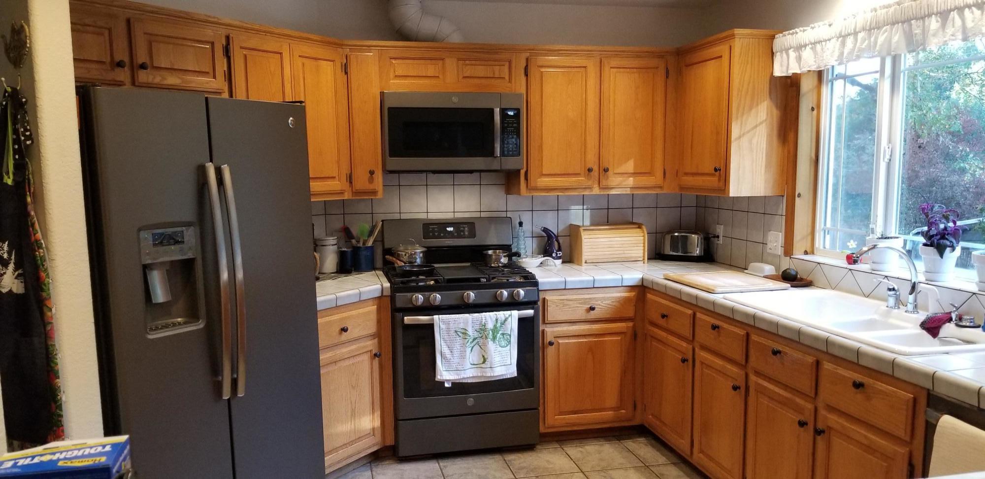 975 Waldo Road O'Brien, OR 97534 - Photo 10 of 27 SLATE APPLIANCE PACKAGE