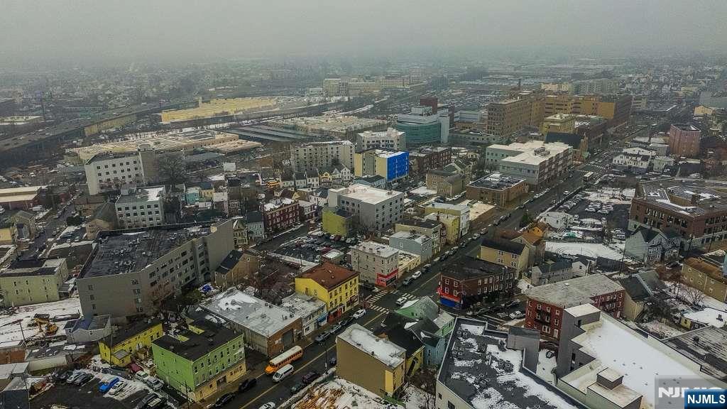 610 Main Street Paterson, NJ 07503 - Photo 26 of 30 an aerial view of multiple house