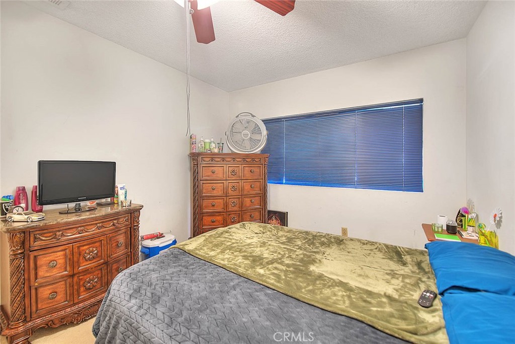 5737 Riverside Avenue Rialto, CA 92377 - Photo 26 of 33