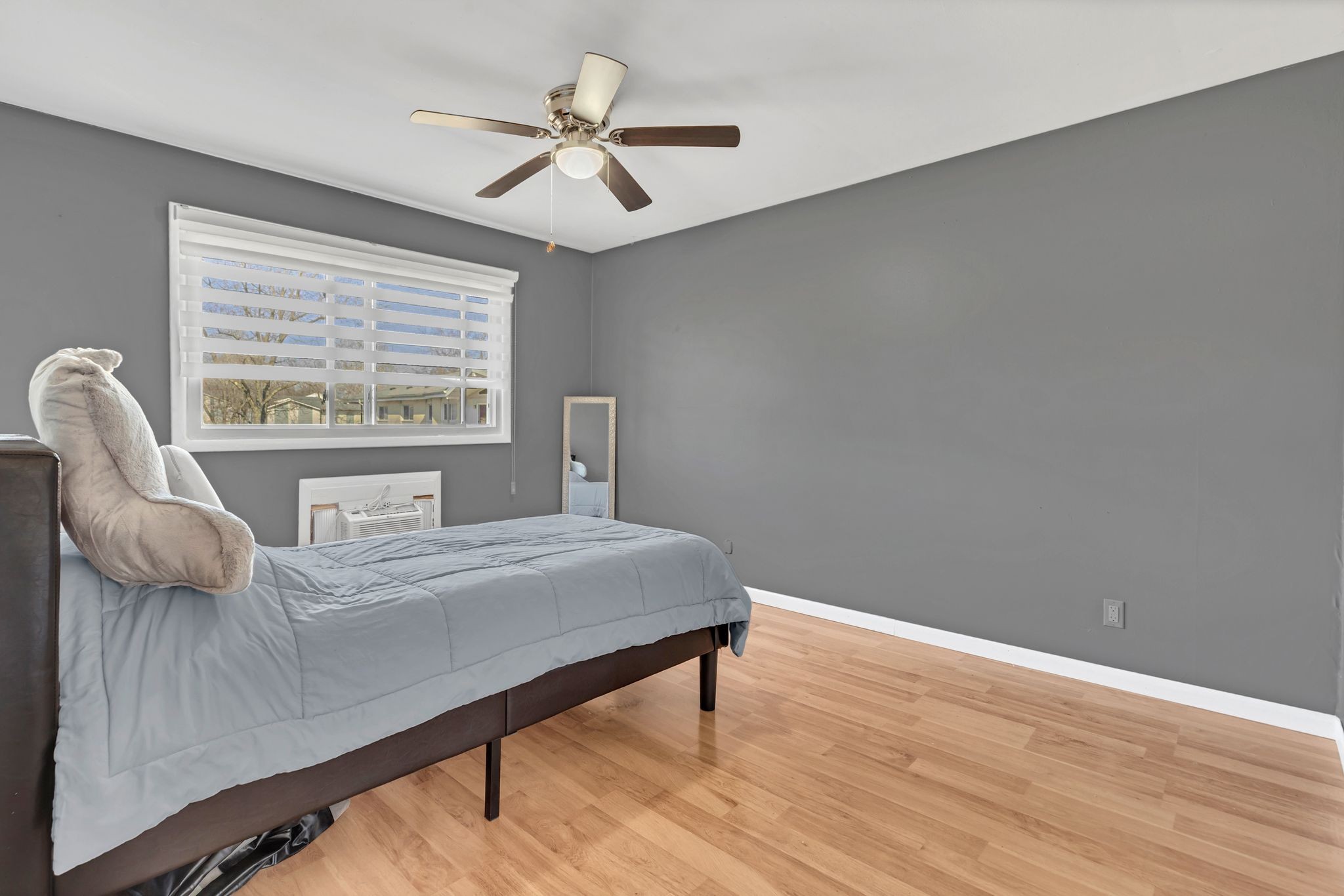 613 Hillsboro Road, Unit D23 Franklin, TN 37064 - Photo 16 of 18 a bedroom with bed and window