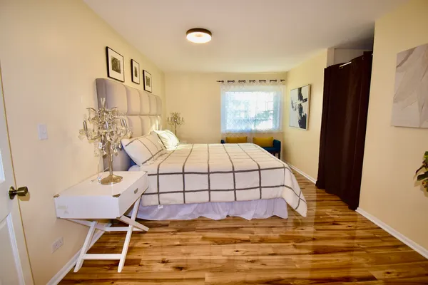 $355,000 | 649 Wilbur Court, Gurnee, IL 60031