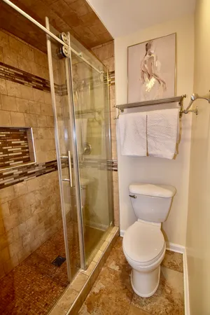$355,000 | 649 Wilbur Court, Gurnee, IL 60031