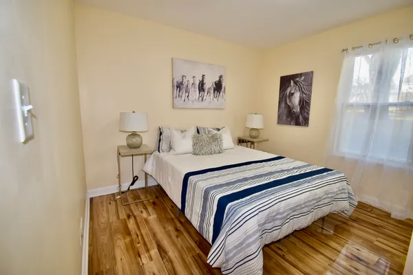 $355,000 | 649 Wilbur Court, Gurnee, IL 60031