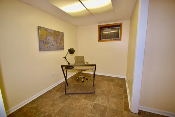 $355,000 | 649 Wilbur Court, Gurnee, IL 60031