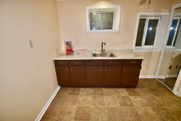 $355,000 | 649 Wilbur Court, Gurnee, IL 60031