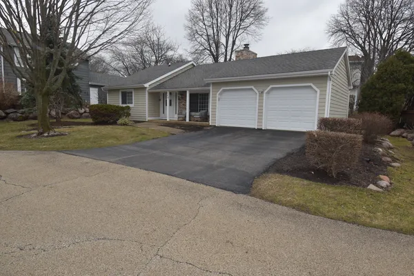 $355,000 | 649 Wilbur Court, Gurnee, IL 60031
