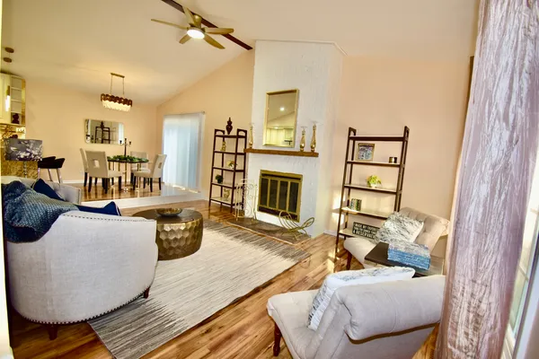 $355,000 | 649 Wilbur Court, Gurnee, IL 60031