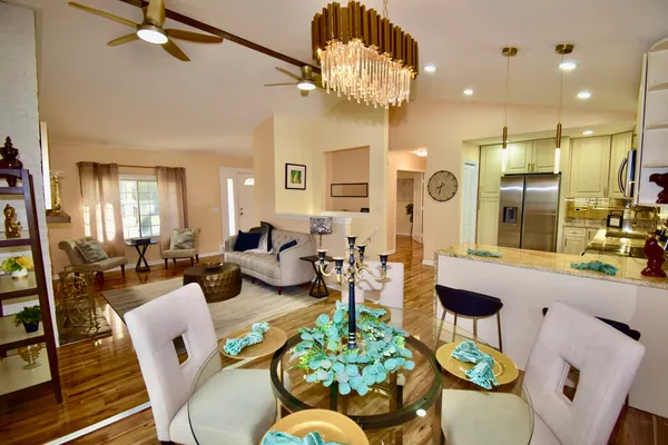 $355,000 | 649 Wilbur Court, Gurnee, IL 60031
