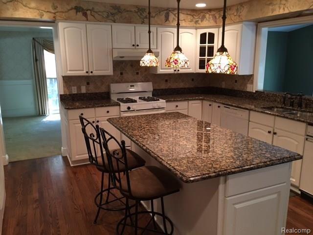 1793 Charm Court Rochester Hills, MI 48306 - Photo 5 of 10