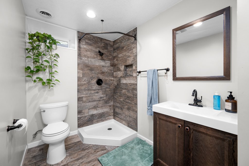 2831 Forest Road Davenport, IA 52803 - Photo 22 of 30