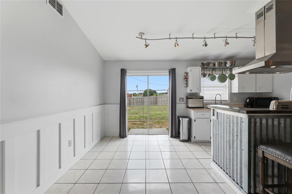 6005 Lake Ruth Drive West Dundee, FL 33838 - Photo 14 of 42