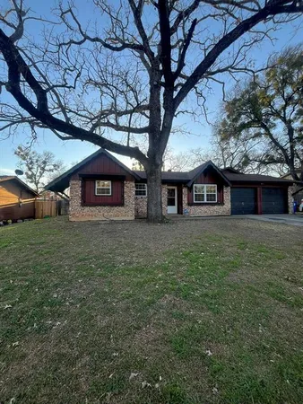 $295,500 | 1036 Idlewood Avenue, Azle, TX 76020