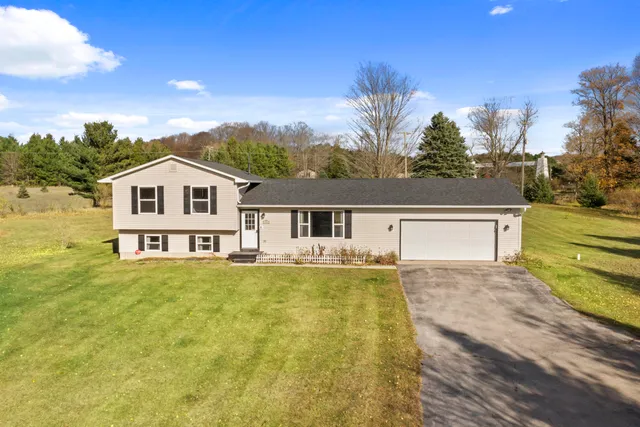 $355,000 | 1154 Martin Drive, Frankfort, MI 49635