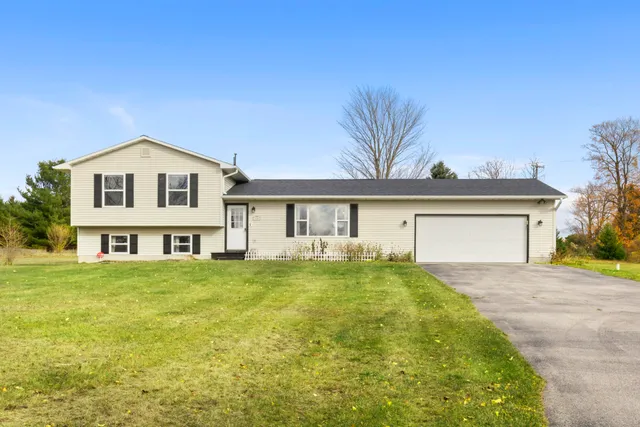 $355,000 | 1154 Martin Drive, Frankfort, MI 49635