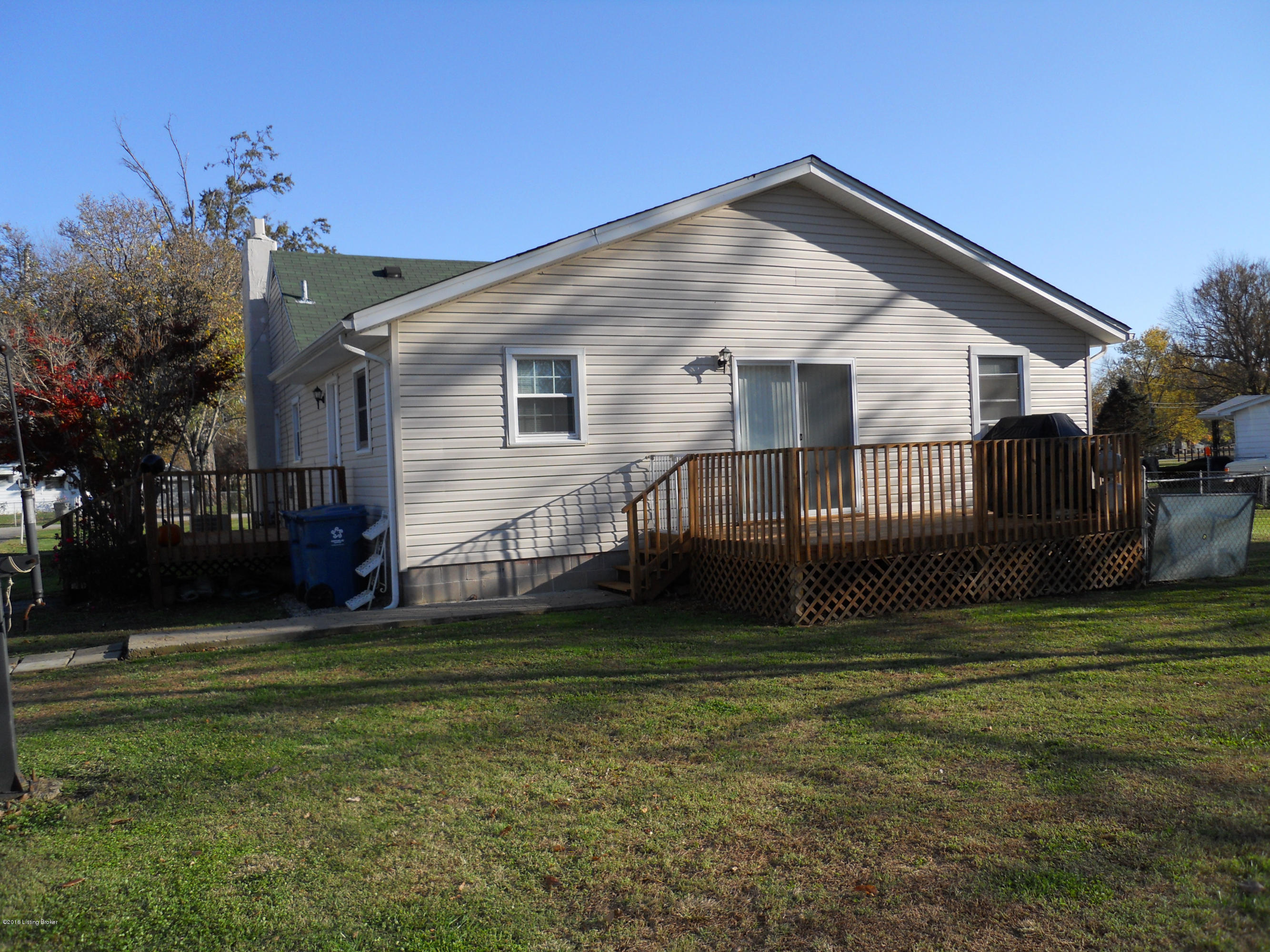 12608 Castle Road Louisville, KY 40272 - Photo 4 of 29 DSCN3703