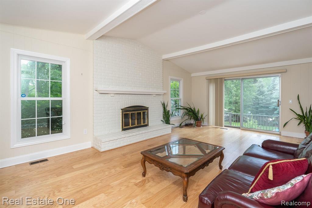 5245 Aintree Road Rochester, MI 48306 - Photo 23 of 42