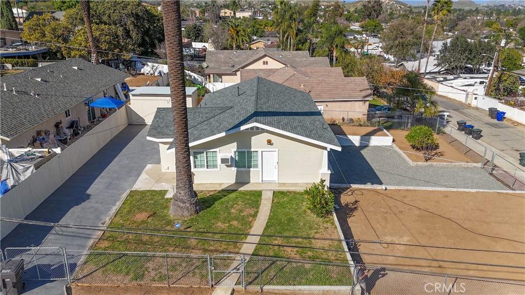 11711 Carmine Street Riverside, CA 92505 - Photo 5 of 33